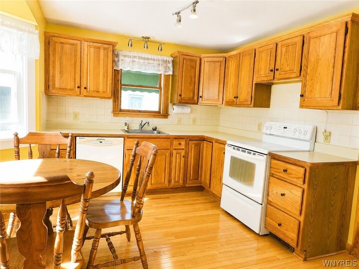 Property Photo: 16 Marvin Ct NY 14075