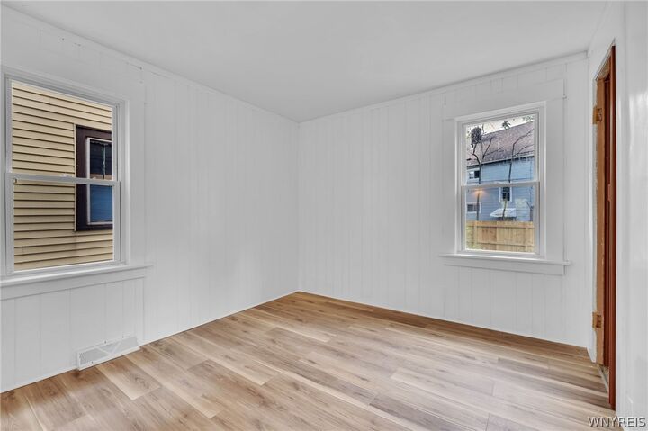 Property Photo:  468 Kensington Avenue  NY 14214 