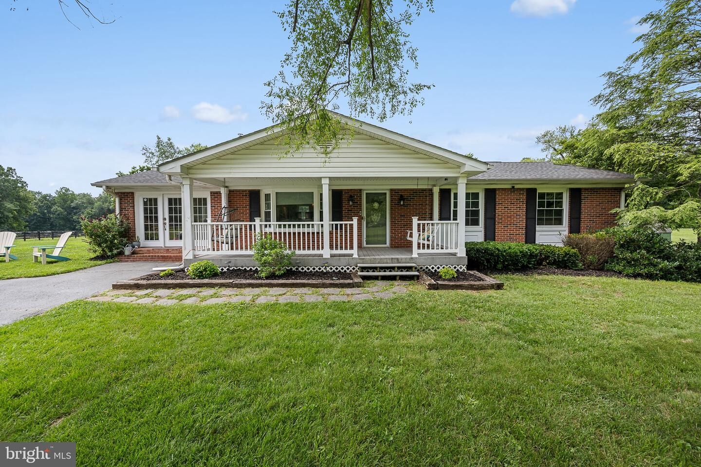 Property Photo: 43581 Lost Corner Road VA 20176