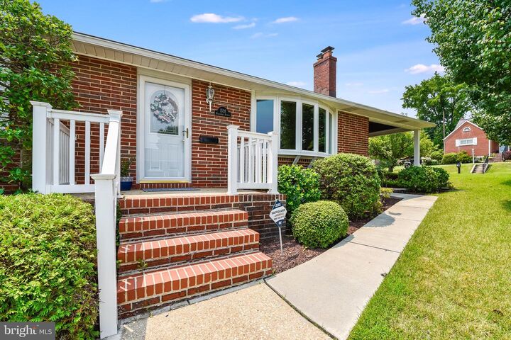 Property Photo:  1528 Neighbors Avenue  MD 21237 