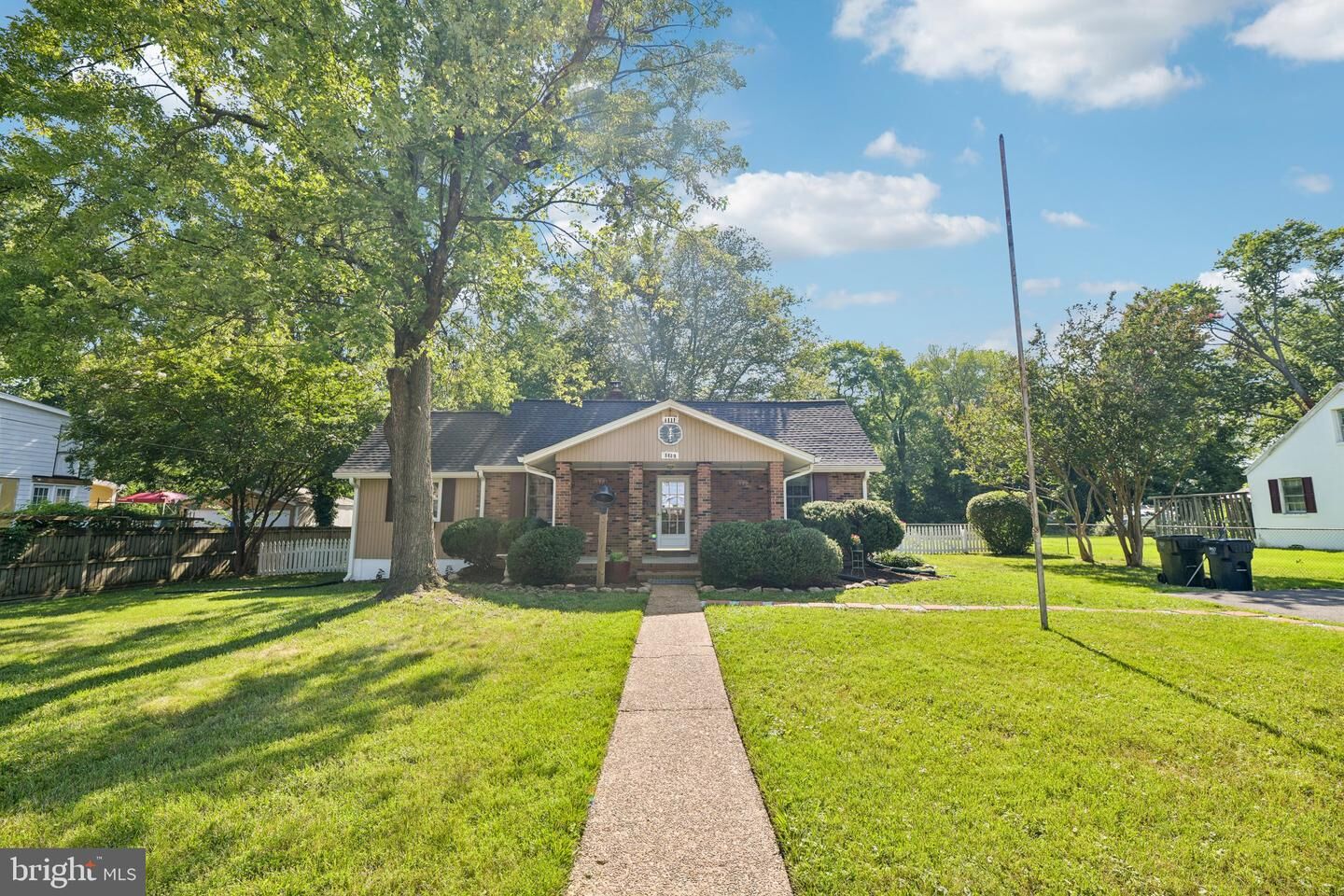 Property Photo: 8420 Leaf Road VA 22309