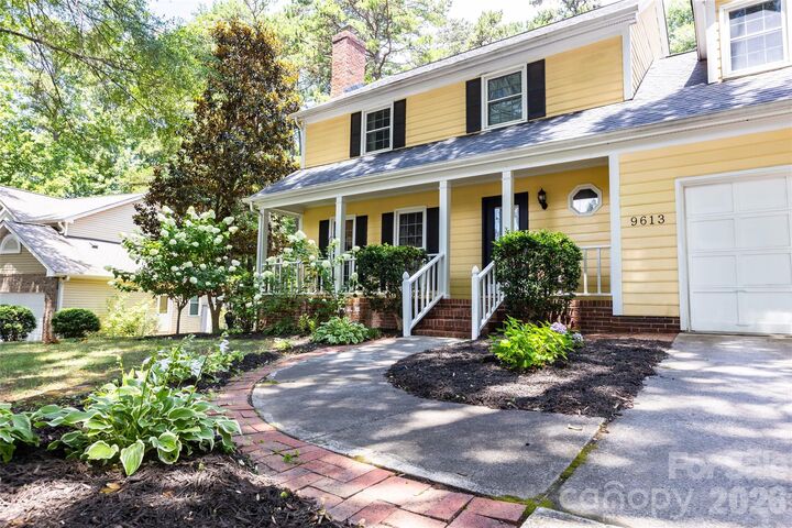 Property Photo: 9613 Fairmead Drive NC 28269