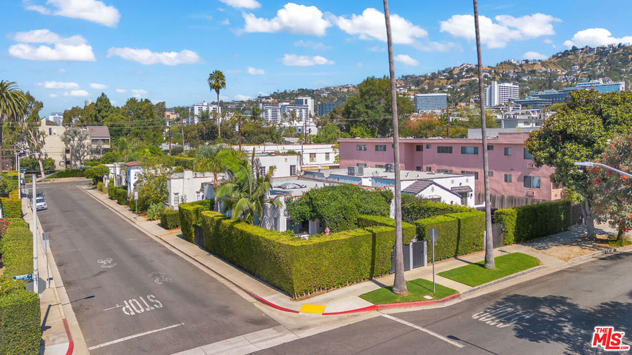 Property Photo: 8261 Romaine St CA 90046