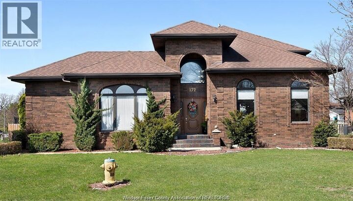 Property Photo: 172 Pointe West Drive ON N9V 3R6