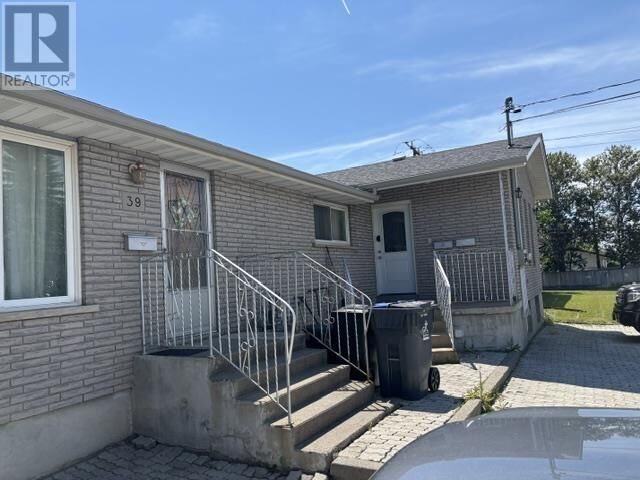 Property Photo: 39-41 Junot St S ON P7B 4X5