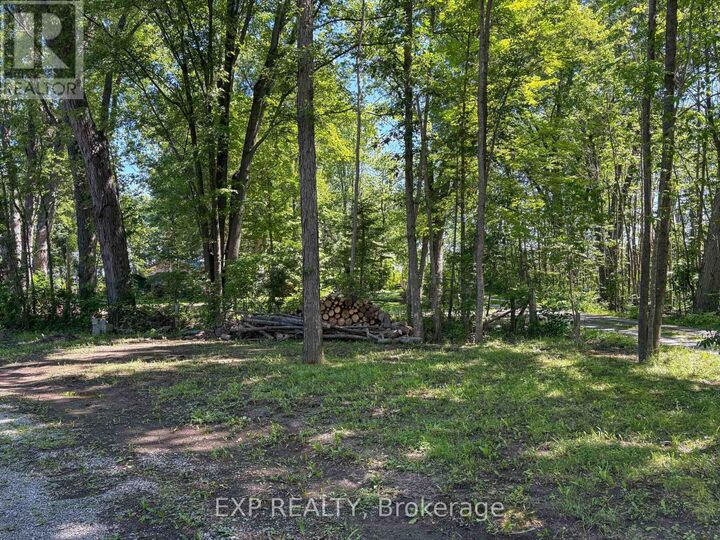 Property Photo:  11 Engineer Lane  ON K7V 3Z8 