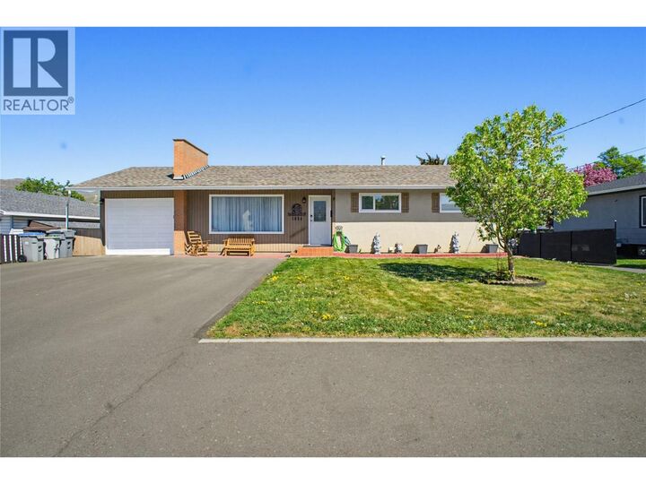 1684 Greenfield Avenue — photo 1