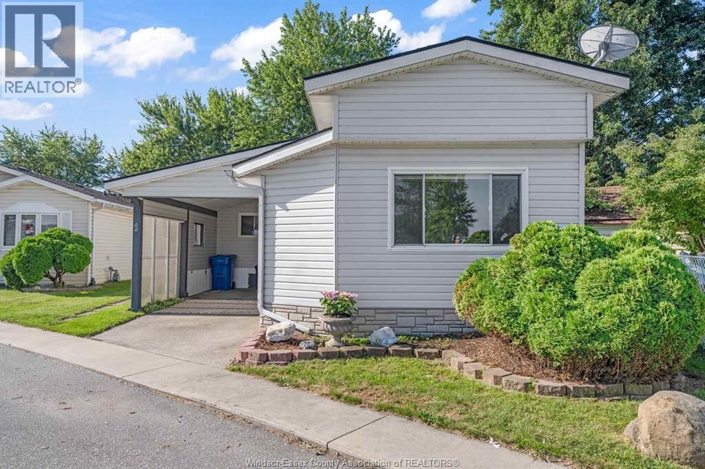 Property Photo: 1 Spruce Street ON N0R 1J0