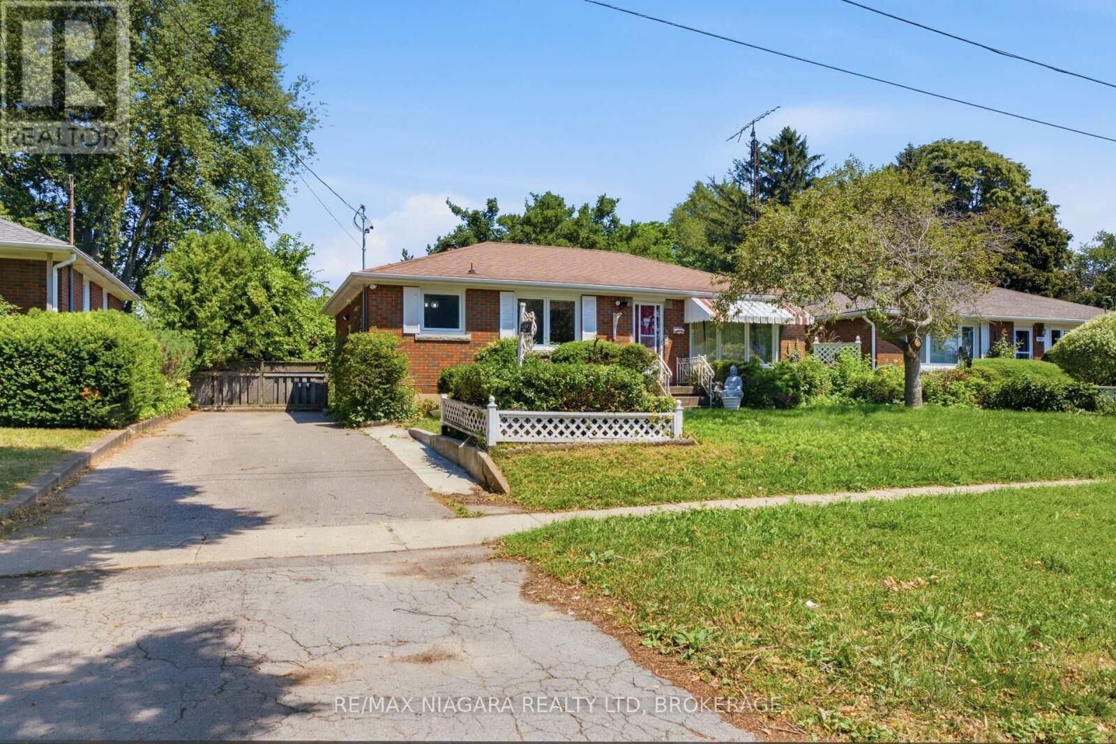 Property Photo: 6479 Brock Street ON L2J 1W4