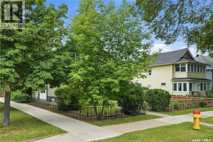 Property Photo: 322 29th Street W SK S7L 0M1