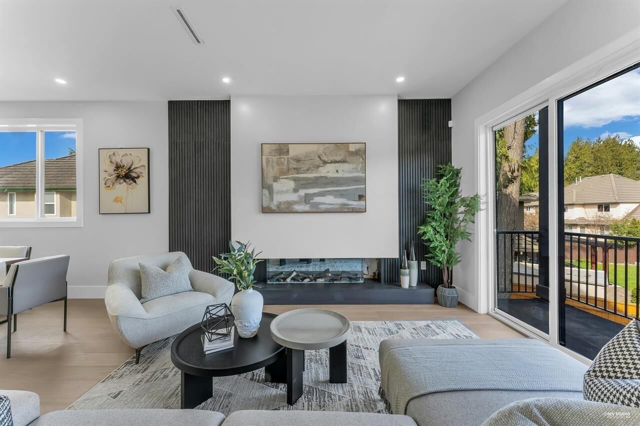 Property Photo: 15871 111A Avenue 101 BC V4N 5B4