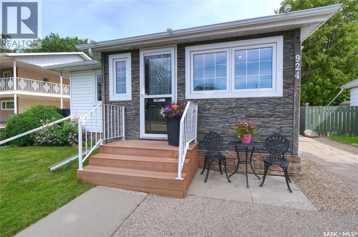 Property Photo: 924 Hall Street W SK S6H 2S4