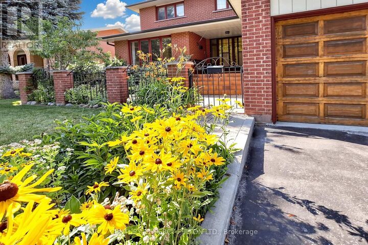 Property Photo:  29 Ernest Avenue  ON M2J 3T4 