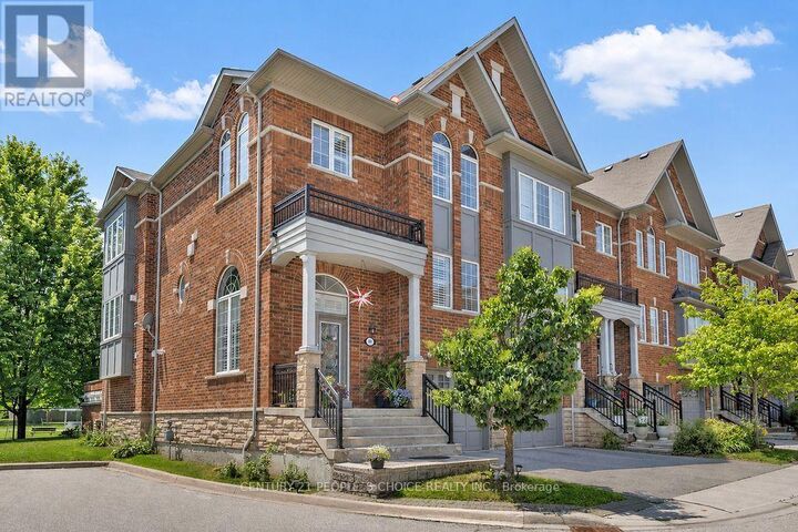 Property Photo: 230 Paisley Boulevard West 40 ON L5B 0C5