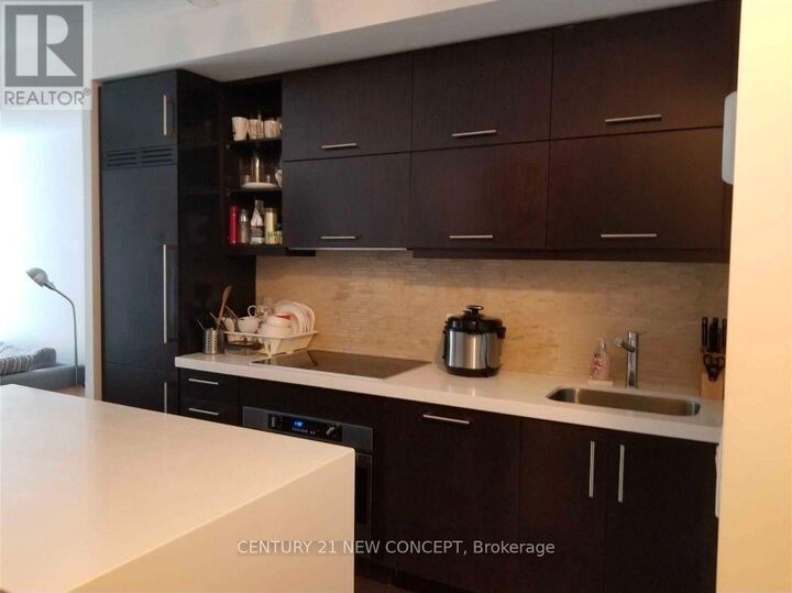 Property Photo: 1080 Bay Street 903 ON M5S 0A3