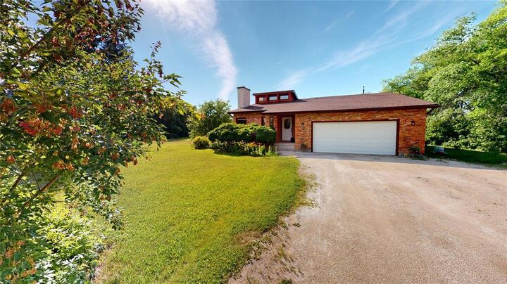 Property Photo: 10 Neltner Drive MB R1A 3A4