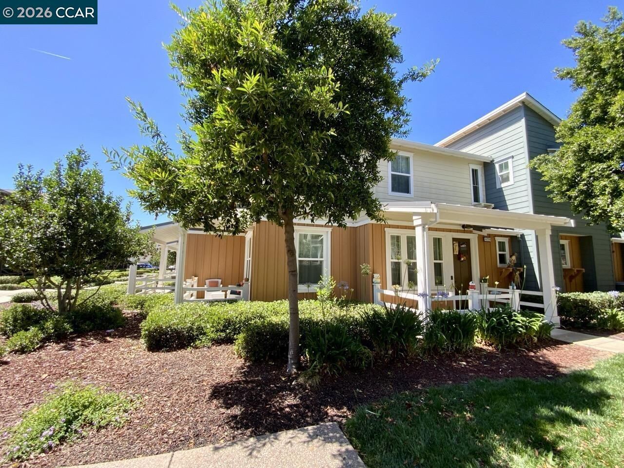 Property Photo: 472 Persimmon Cmn 8 CA 94551