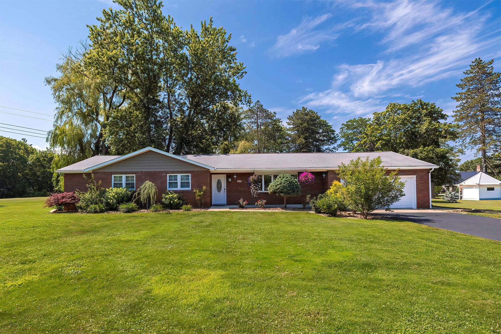 Property Photo:  4709 Lawndale Drive  PA 16506 