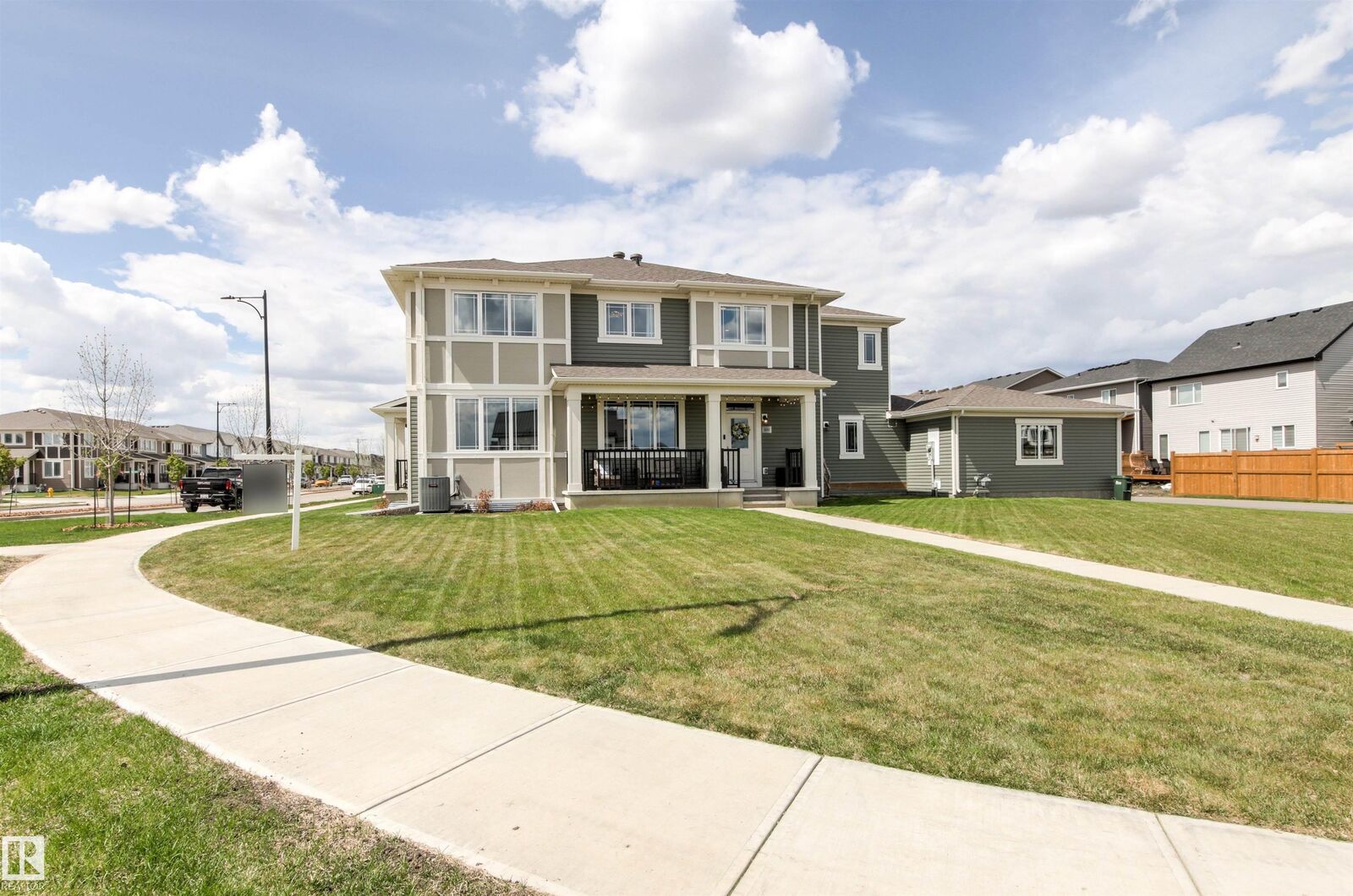 Property Photo: 1010 Hearthstone Boulevard AB T8A 4V1