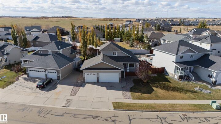Property Photo:  3712 69 Street  AB T4V 5B7 