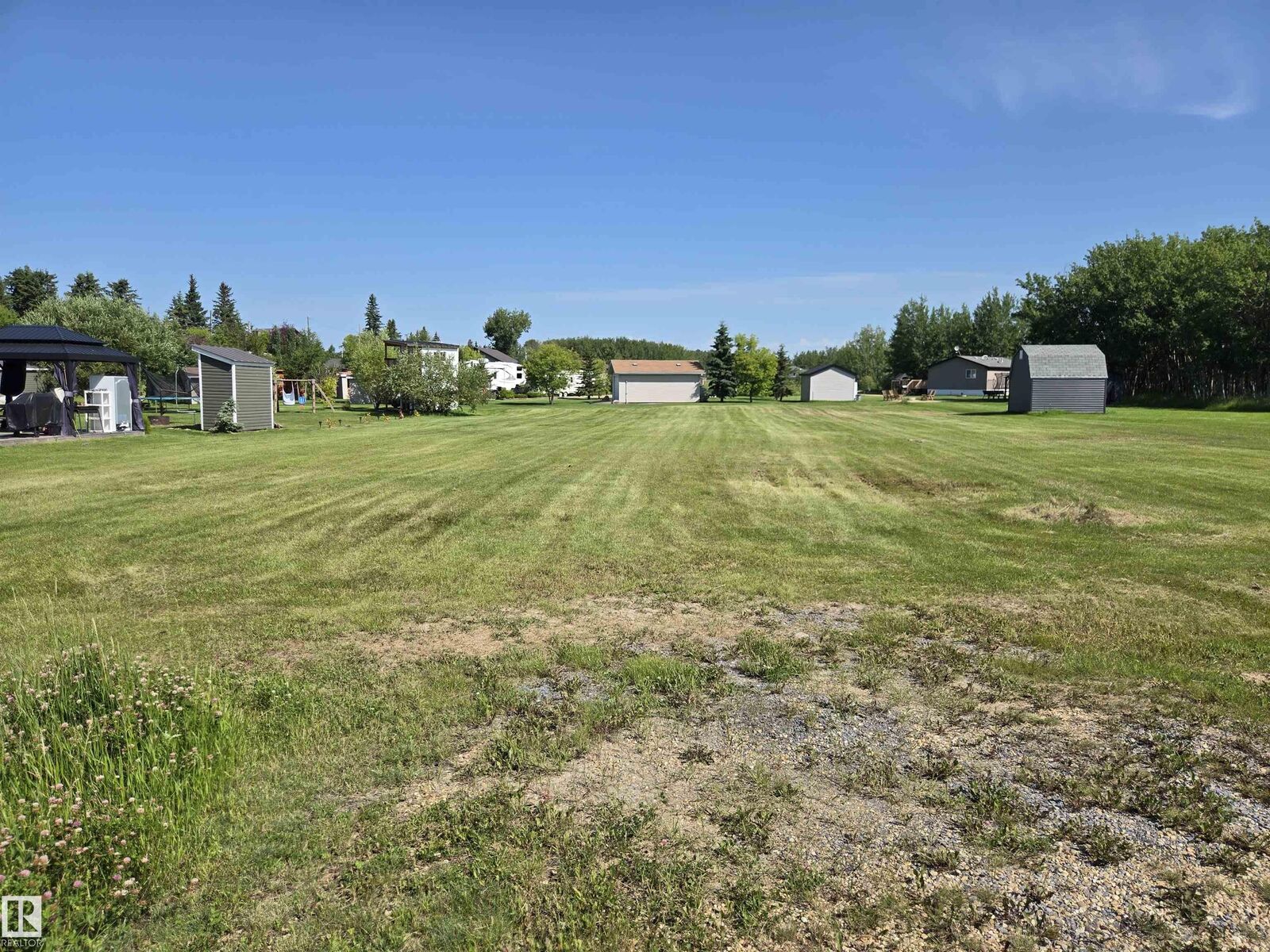 Property Photo: 57326 Rge Rd 30 304 AB T0E 1A0