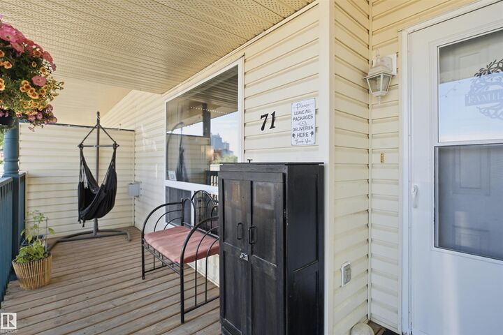 Property Photo: 10909 106 Street NW 71 AB T5H 4M7