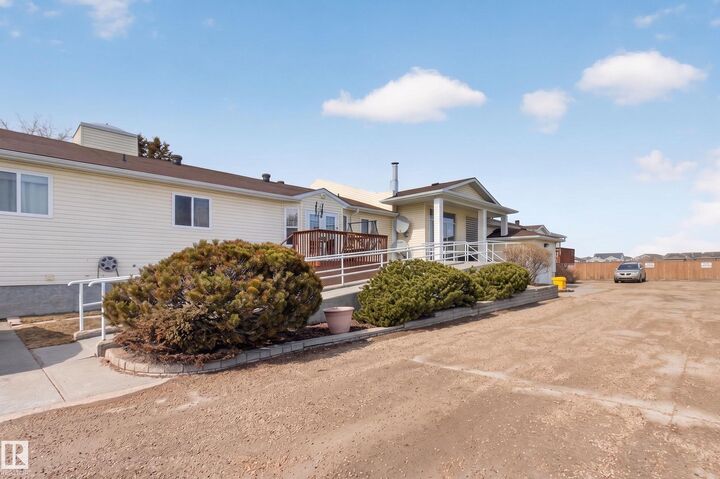 Property Photo:  10502 101 Avenue 202  AB T8R 1V7 