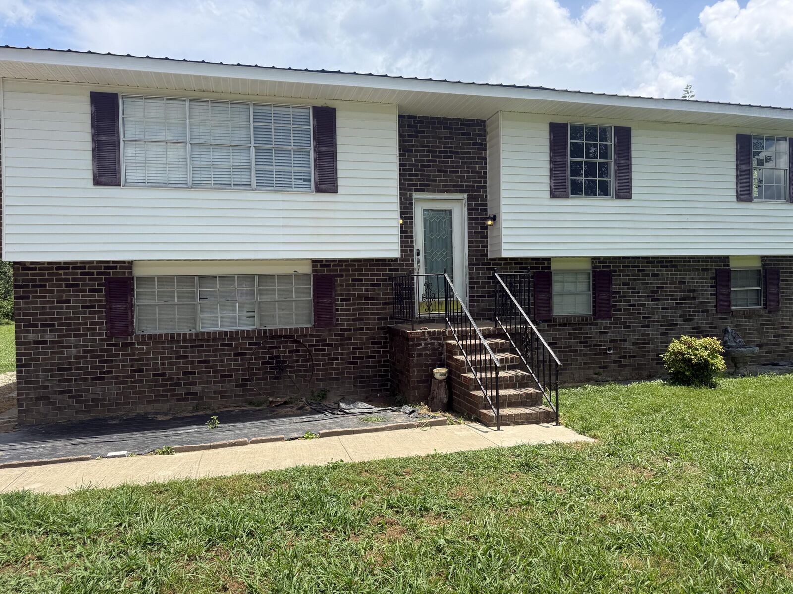 Property Photo:  202 County Road  AL 35979 