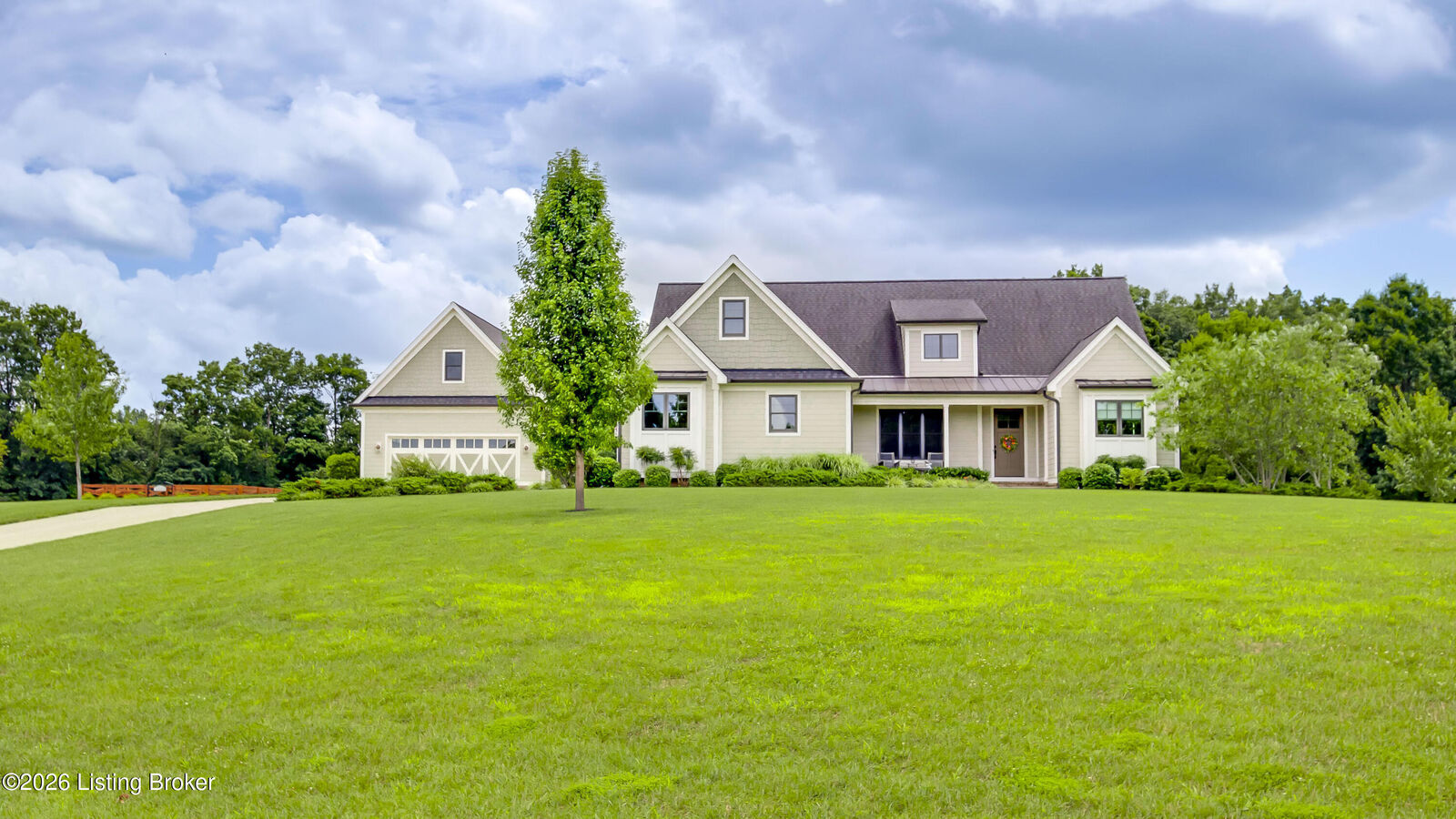 Property Photo:  290 Lansdowne  KY 40245 