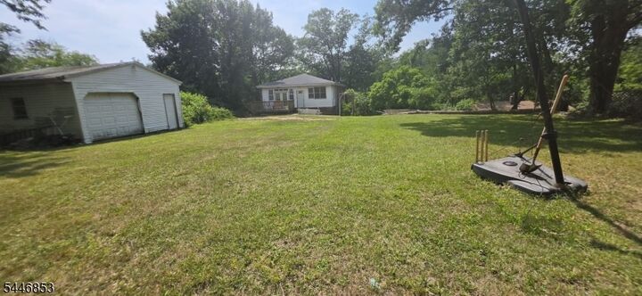 Property Photo:  70 Wood Ave  NJ 08830 
