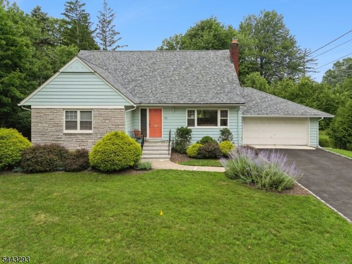 Property Photo: 70 Kingwood Dr NJ 07424