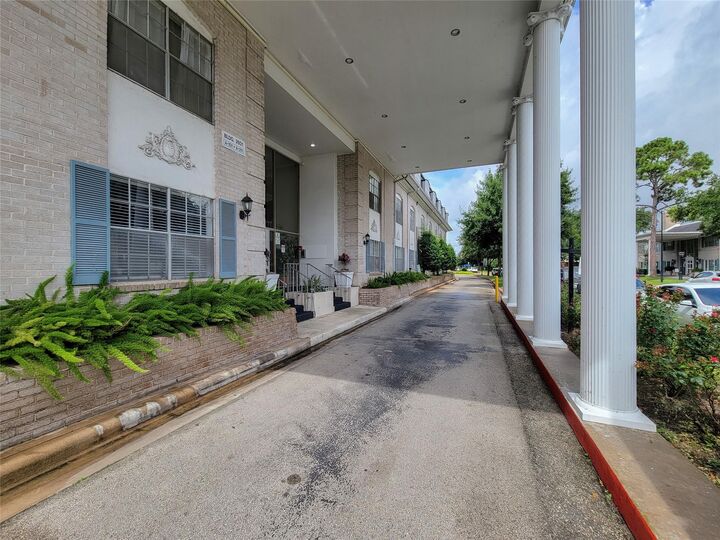 Property Photo: 2601 Bellefontaine Street A104 TX 77025