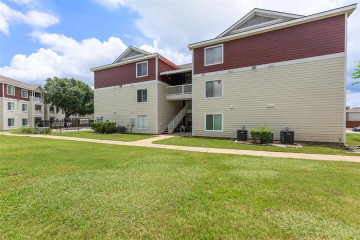 Property Photo:  527 Southwest Parkway 303  TX 77840 