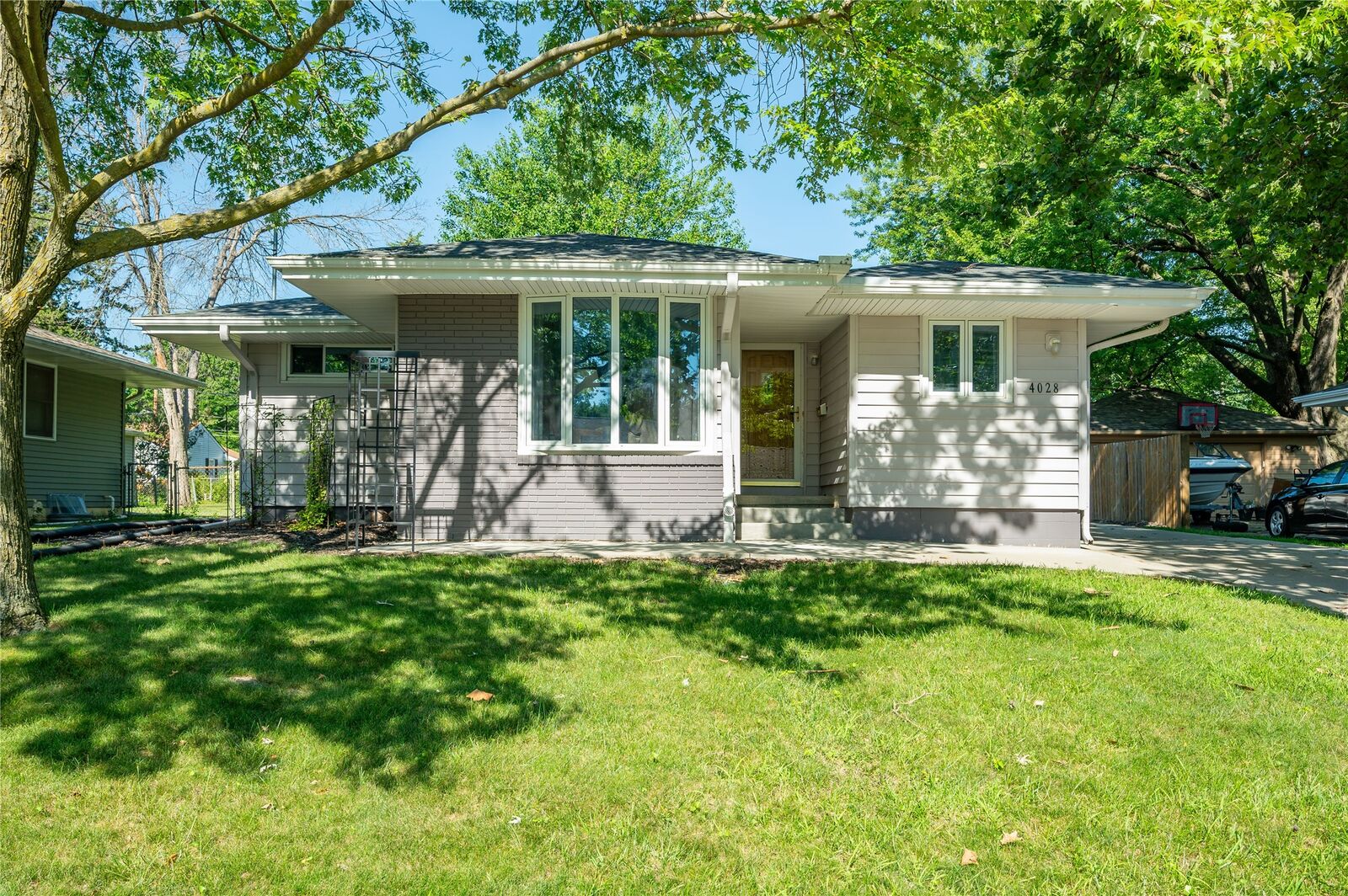 Property Photo: 4028 Lynner Drive IA 50310