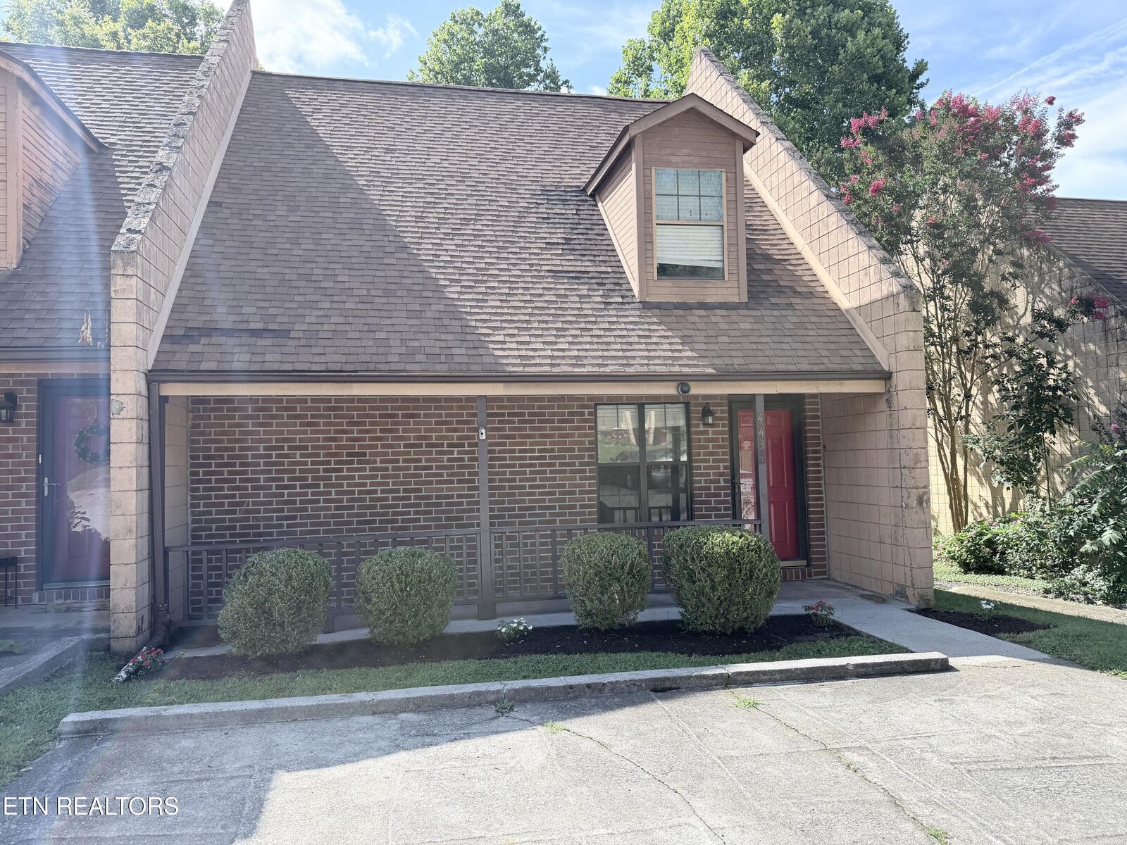 Property Photo: 4434 Townhouse Way TN 37921