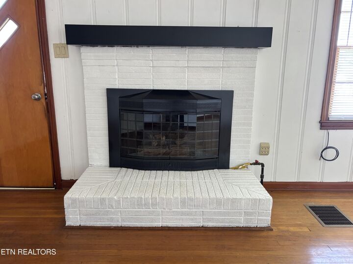 Property Photo:  107 Hillcrest Lane  TN 37763 