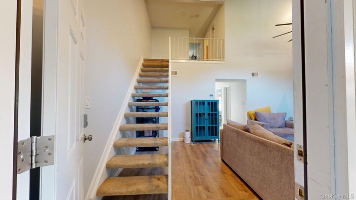 Property Photo:  10 Amesworth Court  NY 11953 
