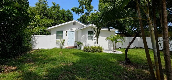 Property Photo: 4501 70th Street N FL 33709