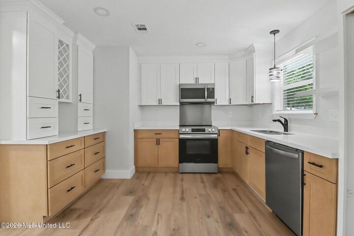 Property Photo:  200 Beverly Drive  MS 39564 