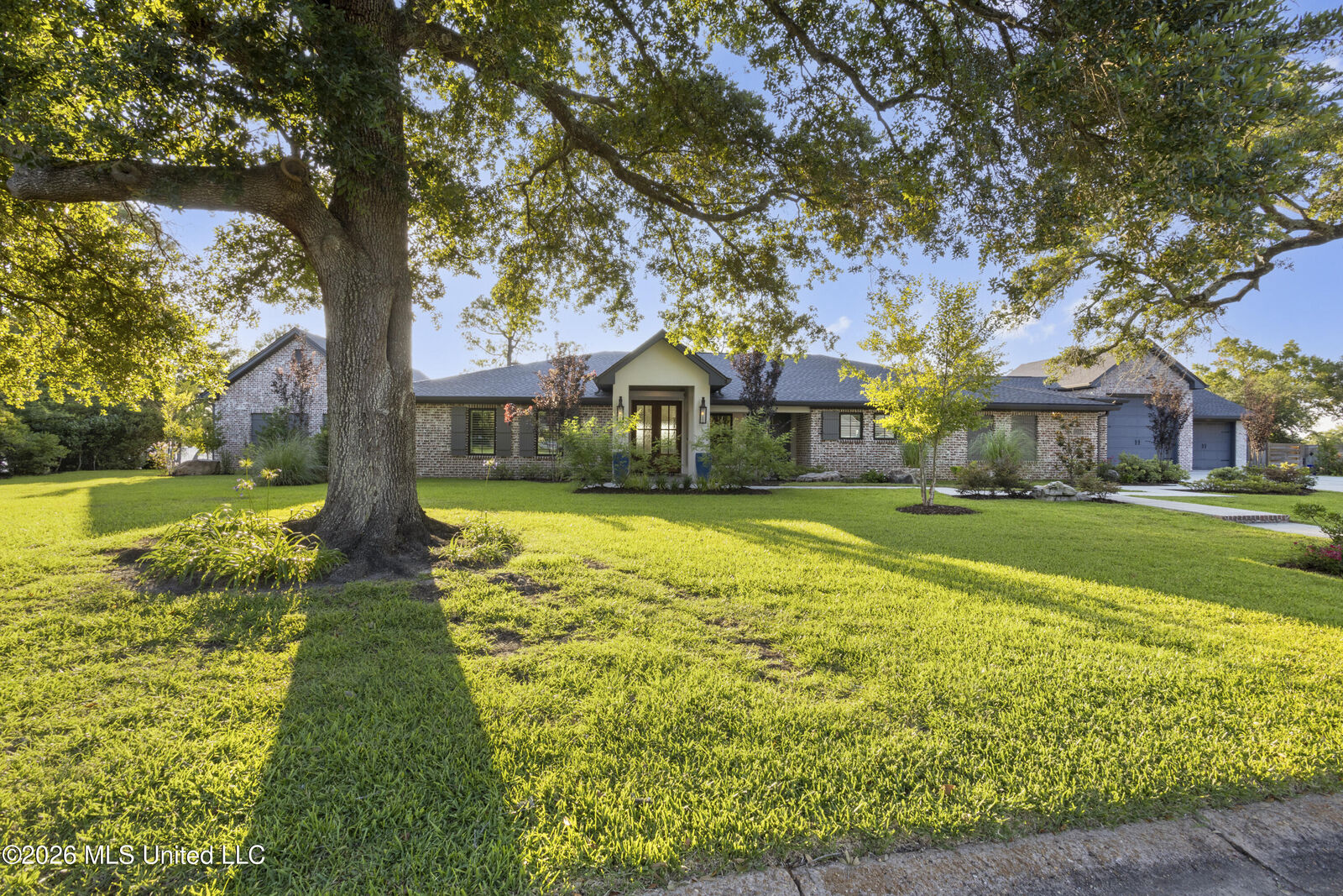 Property Photo:  927 N Shore Drive  MS 39532 