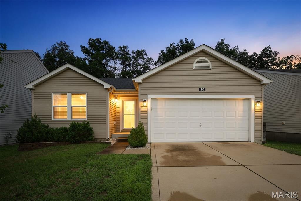 Property Photo:  1242 Oakholt Court  MO 63048 