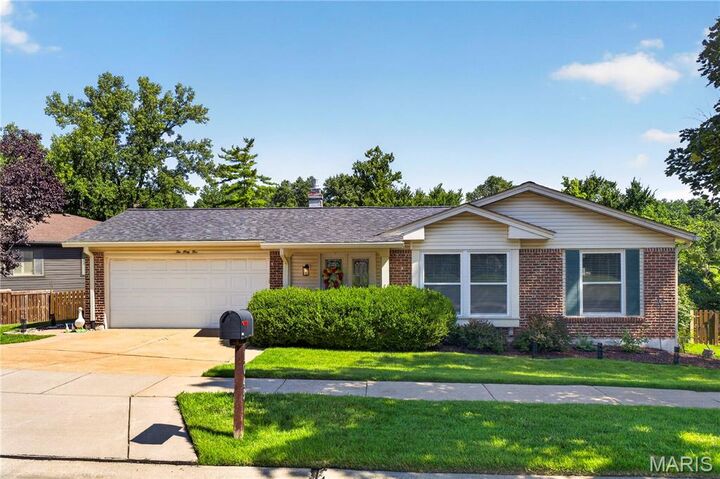 Property Photo: 1045 Terracewood Circle MO 63011