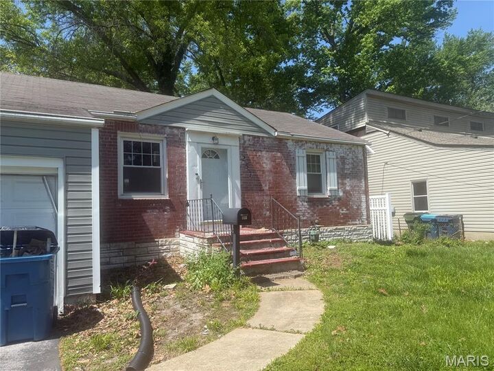 Property Photo:  257 S Barat Avenue  MO 63135 