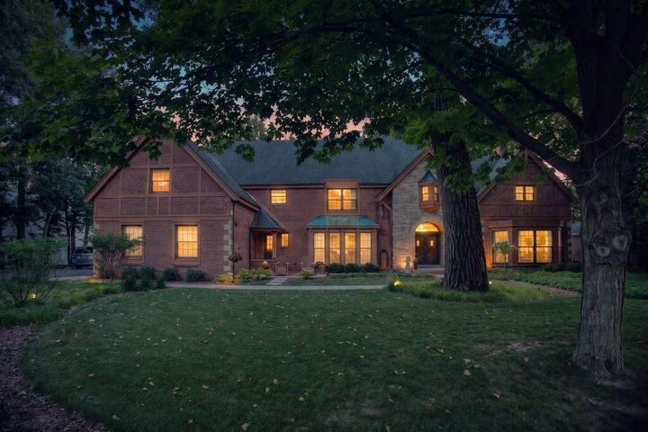Property Photo: 225 E Ravine Baye Rd WI 53217