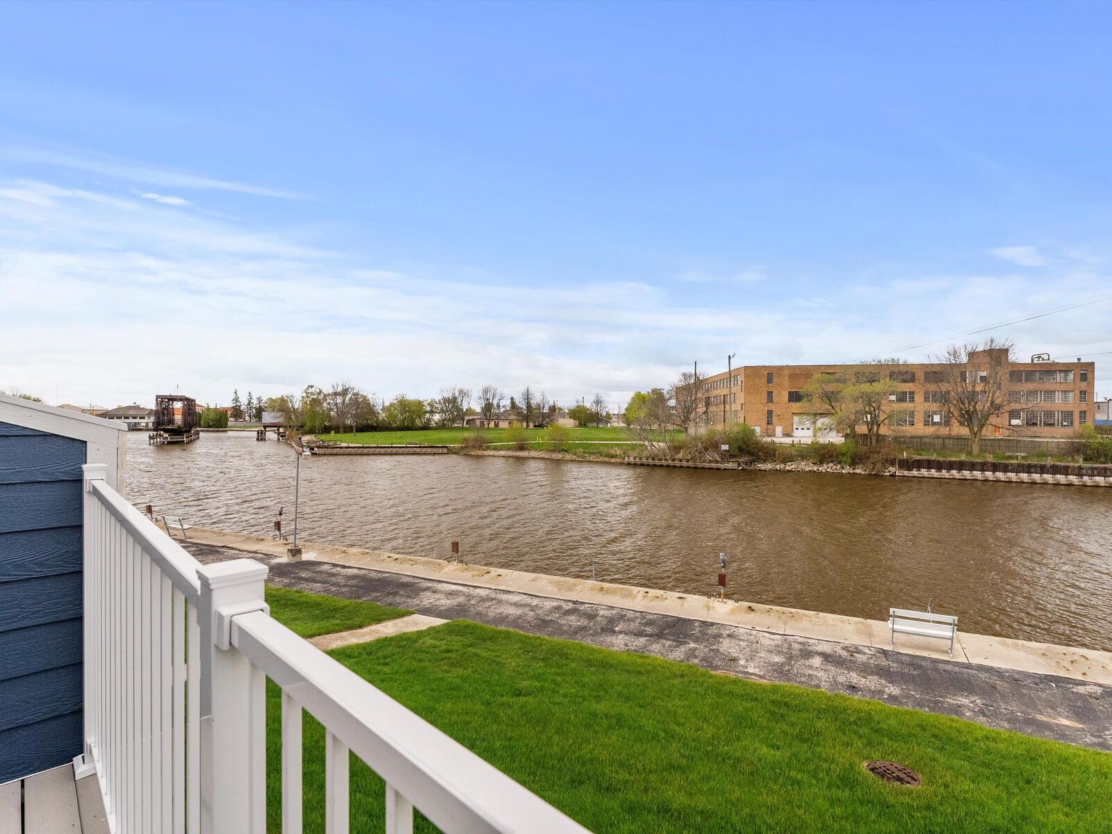 Property Photo: 1609 16th St WI 54241
