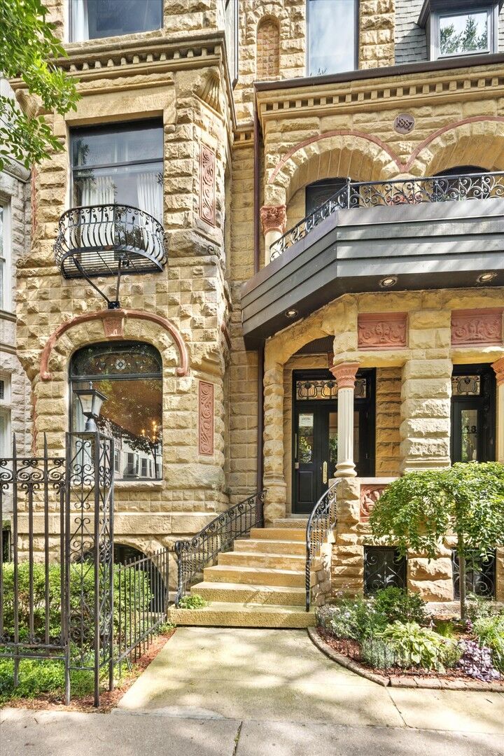 Property Photo: 540 W Belden Avenue 3B IL 60614