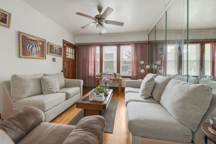 Property Photo: 1454 N Central Avenue IL 60651