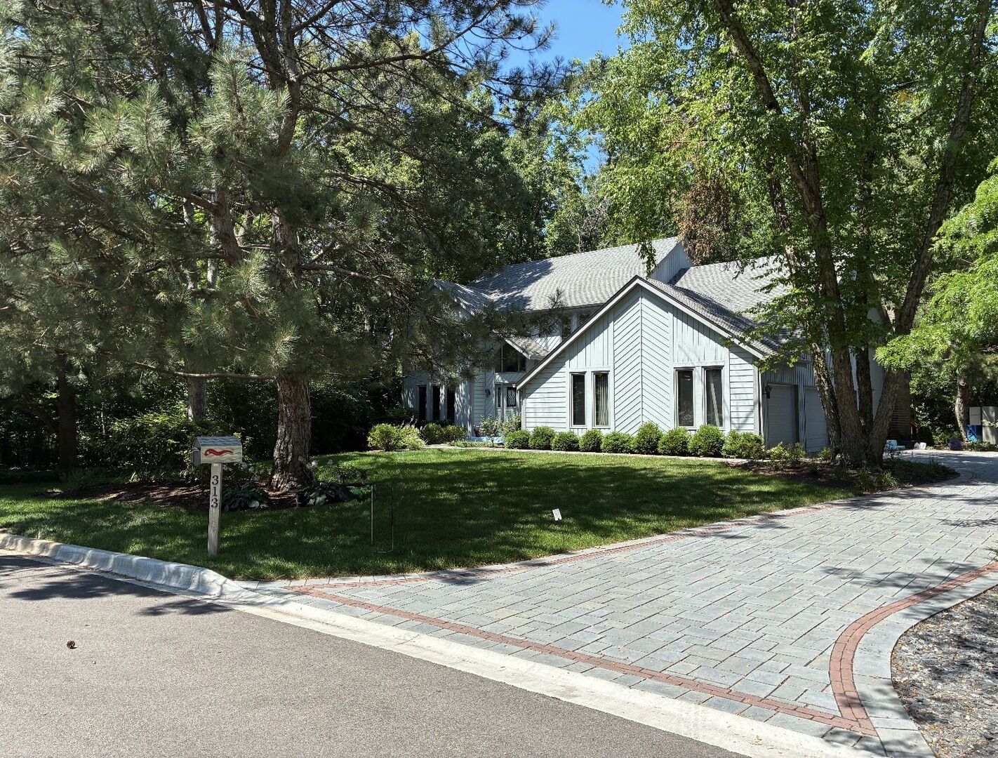 Property Photo: 313 Whitmore Lane IL 60045