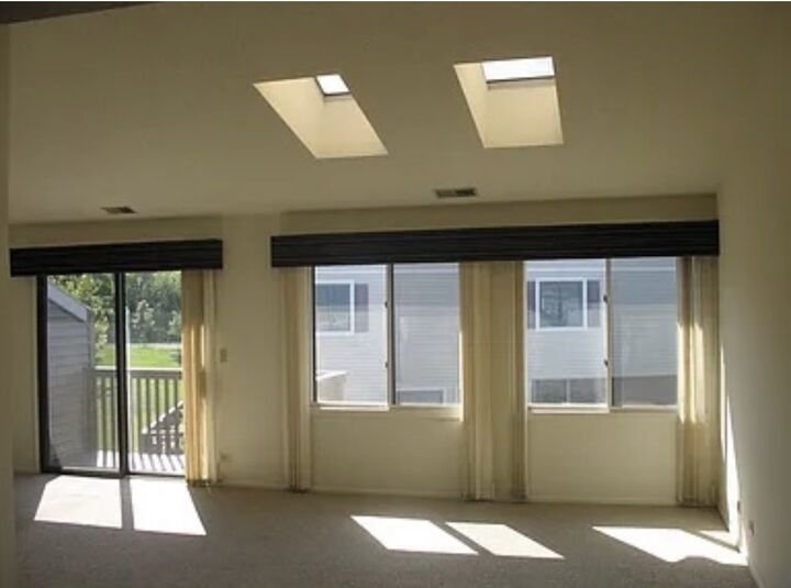 Property Photo: 995 S Pinetree Circle 995 IL 60089