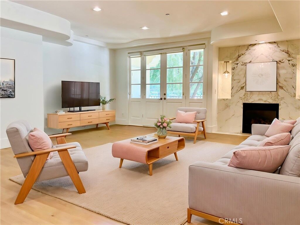 Property Photo:  1861 Veteran Avenue 101  CA 90025 